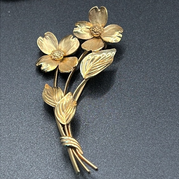Vintage HSB 12k GF dogwood flower brooch - Picture 1 of 5